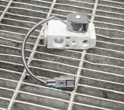 Tesla Model X Air conditioning (A/C) expansion valve 600848100B