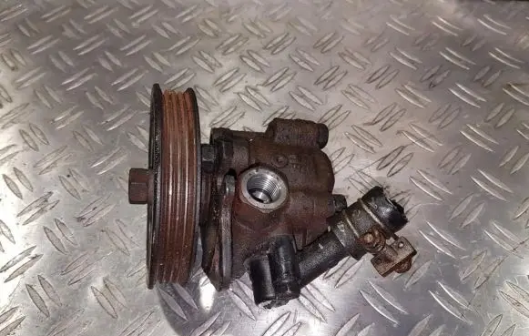 Nissan Almera Power steering pump 4911052y00