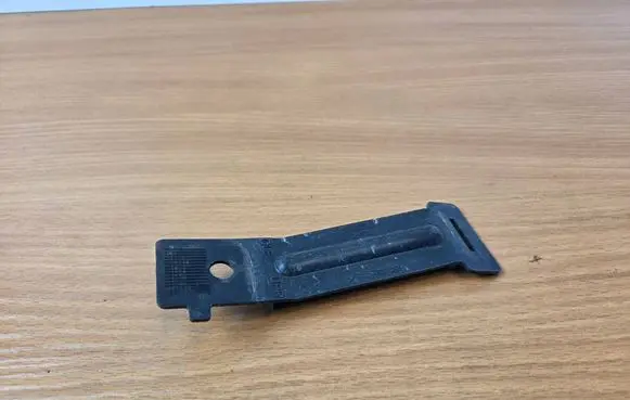 KIA Sportage Headlight/headlamp mounting bracket 86633F1000