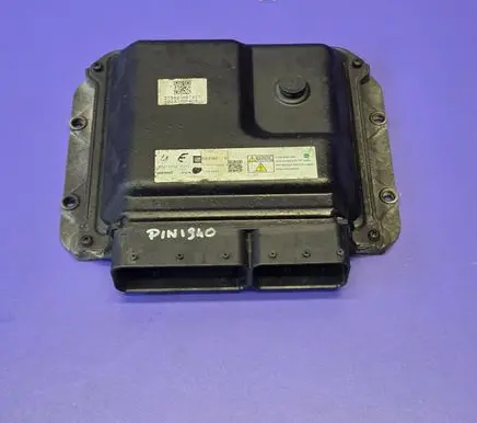 Opel Zafira B Engine control unit/module 55590118 MB2758008167 D07008