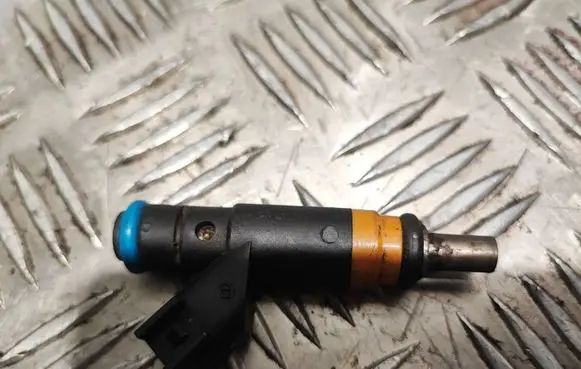 Dodge Durango Fuel injector 05037479AC