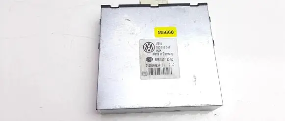 Volkswagen Golf VI Power management control unit 1K0919041 M5660