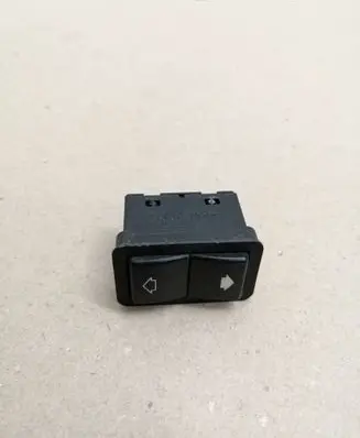 BMW 5 E34 Electric window control switch 8368974