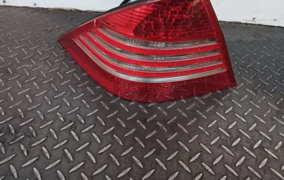 Mercedes-Benz S W220 Rear/tail lights A2208200764