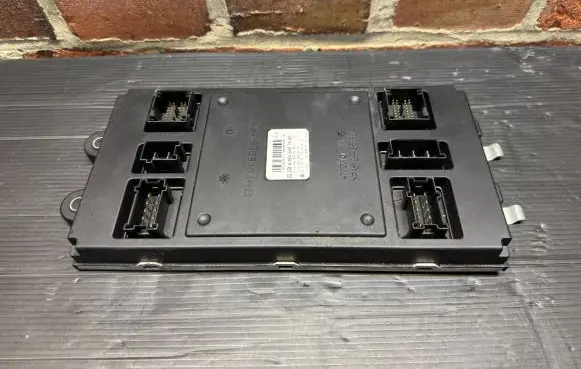 Mercedes-Benz R W251 Fuse box set A1645407562 A1645455732 05371605