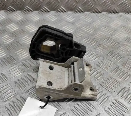BMW 5 F10 F11 Radiator support slam panel bracket 7207152 7186514