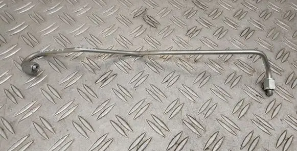 Toyota RAV 4 (XA40) Fuel injector supply line/pipe 
