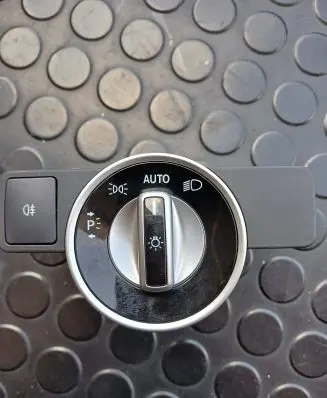 Mercedes-Benz CLA C117 X117 W117 Light switch