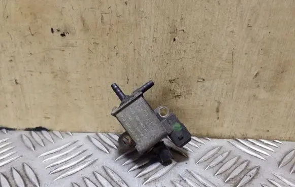 Audi A4 S4 B5 8D Vacuum valve 026906283H 72161000