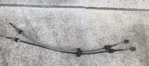 Gear shift cable linkage
