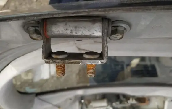 Toyota Corolla Verso E121 Tailgate/trunk/boot hinge