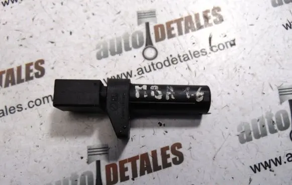 Mercedes-Benz A W168 Crankshaft position sensor A0031532828