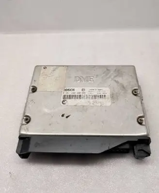 BMW 5 E34 Engine control unit/module 0261200400 126171