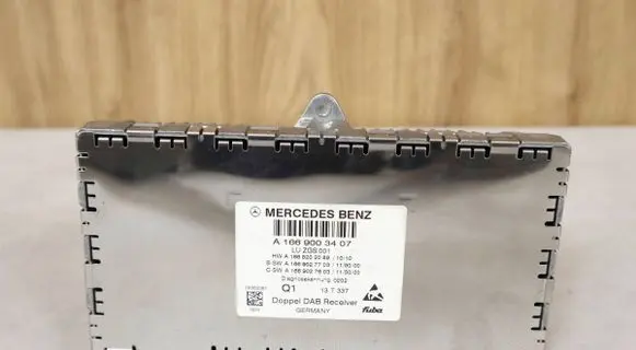 Mercedes-Benz SLK R172 Antenna control unit 1669003407 A1669003407