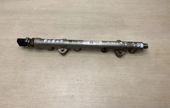 Volkswagen PASSAT B8 Fuel main line pipe 05E133320