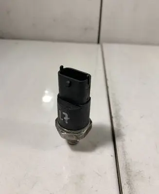 Fuel pressure sensor