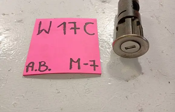 Ford Focus C-MAX Front door lock (next to the handle) 112121211