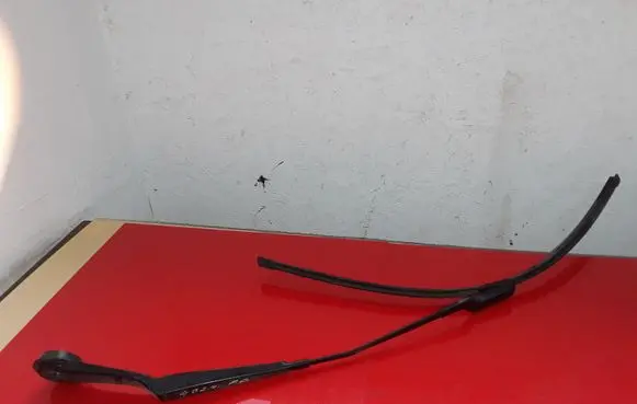 Ford Focus Windshield/front glass wiper blade NOCODE