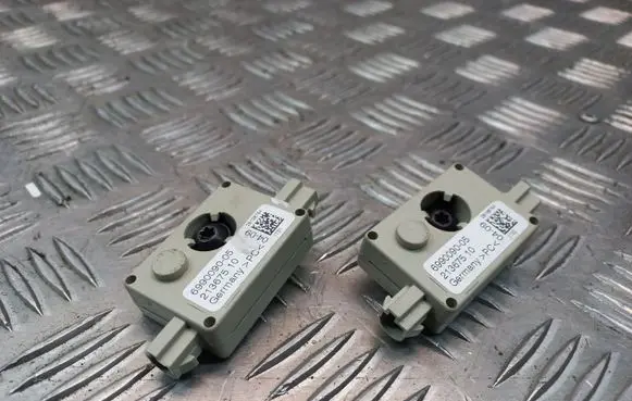 BMW X6 E71 Aerial antenna amplifier 6990090