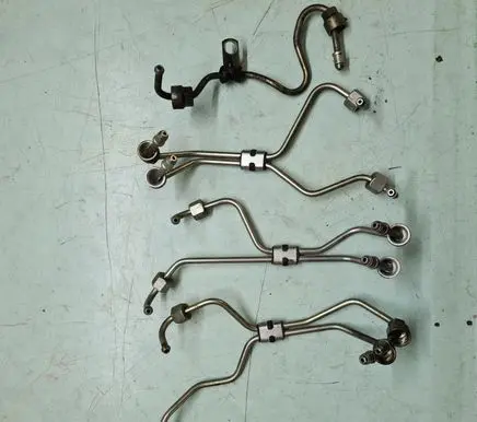 Volvo XC60 Fuel injector supply line/pipe 