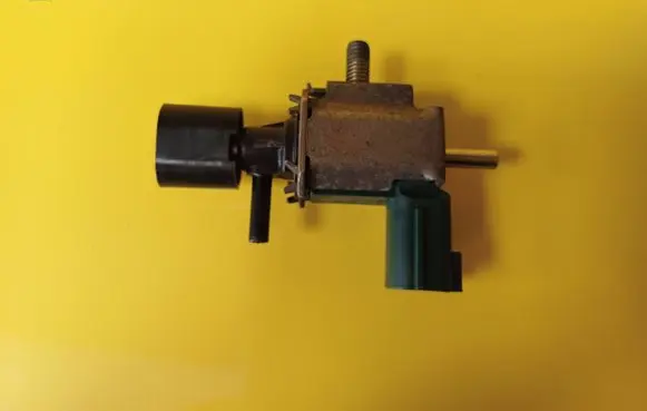 Mazda 323 F Turbo solenoid valve K5T46590