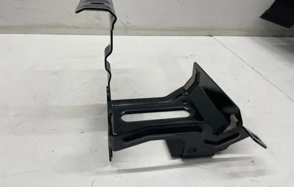 Battery bracket
