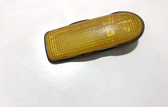 Nissan Sunny Front fender indicator light 6r010245