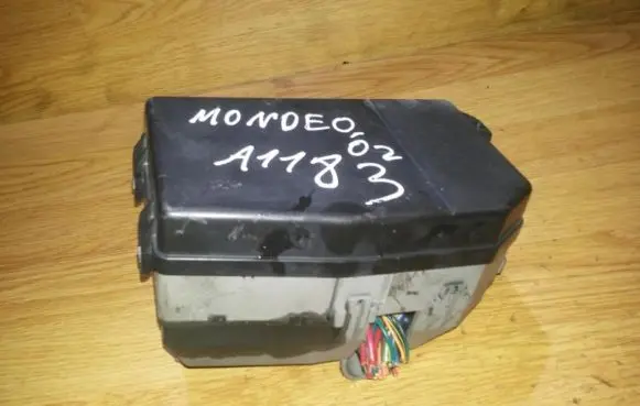 Ford Mondeo Mk III Fuse box set 1s7t14a142aa