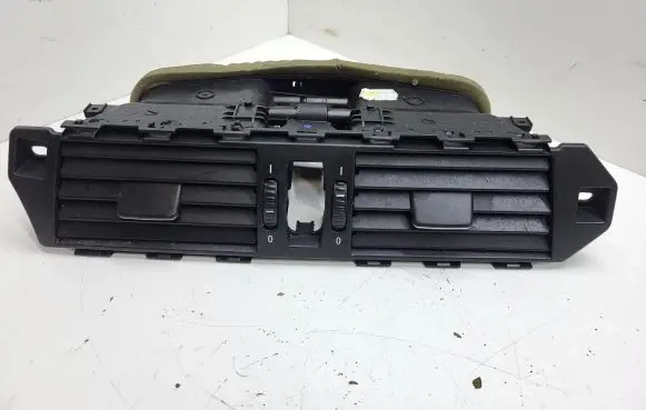 BMW 5 E60 E61 Dash center air vent grill 6910734 7009275