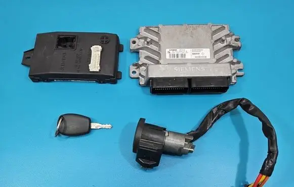 Dacia Logan I Engine control unit/module ECU S110140010A IMPRK1555075