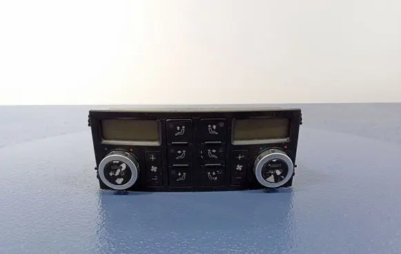 Volkswagen Touareg I Climate control unit