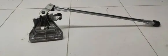 Peugeot 308 Front wiper linkage and motor 9835139280