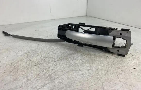 Front door exterior handle/bracket