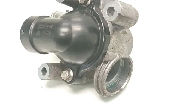 Thermostat/thermostat housing
