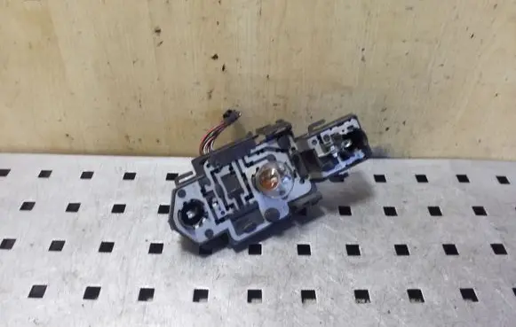 Volkswagen PASSAT B4 Tail light bulb cover holder 3A5945257