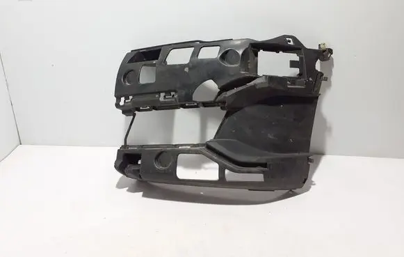 BMW 5 G30 G31 Front bumper mounting bracket 9498601