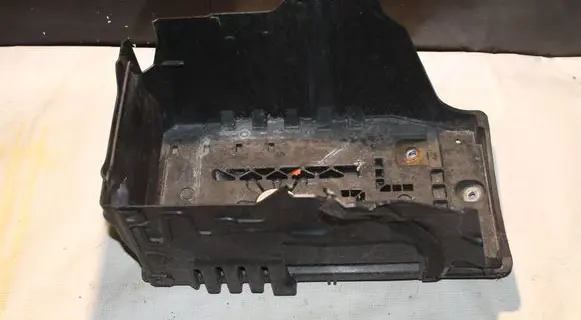 Volvo XC60 Battery tray 31294078