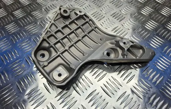 Jeep Grand Cherokee Engine mounting bracket 90513407G 46328516 68102345AA