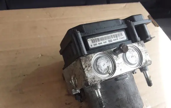 Peugeot 107 ABS Pump 0265800441