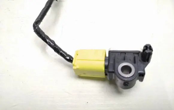 Mitsubishi ASX Airbag deployment crash/impact sensor 8651A117