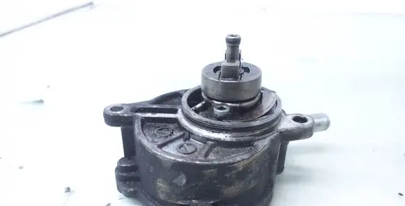 Mercedes-Benz C W204 Vacuum pump A6462300365