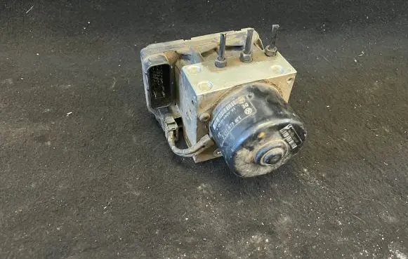 Volkswagen Golf IV ABS Pump 1J0907379G