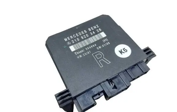 Mercedes-Benz E W210 Door control unit/module 2108203426 354664