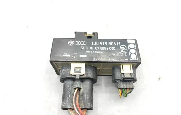 Audi A3 S3 8L Coolant fan relay 1J0919506H 898884000