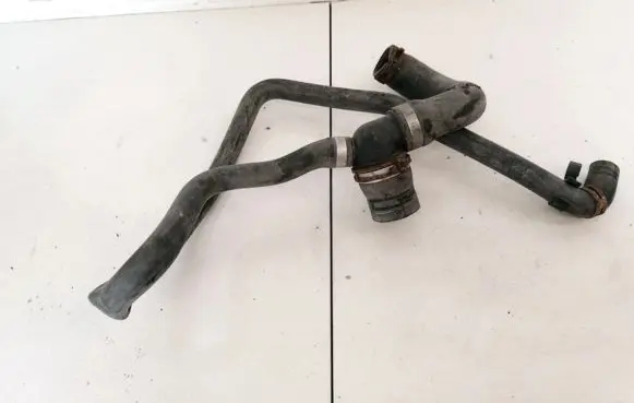 Opel Zafira B Engine coolant pipe/hose 13118272BB