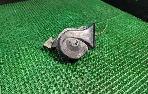 Volkswagen Golf IV Horn signal 1J0951227B