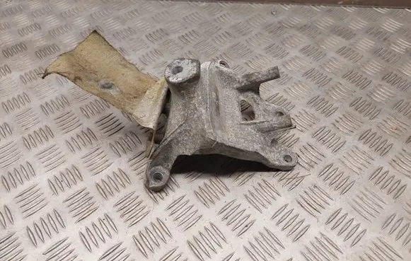 Audi Q7 4M Engine mounting bracket 4M0199308 4M0199308AS