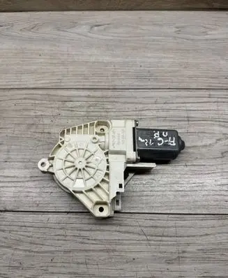 Seat Alhambra (Mk2) Rear door window regulator motor 942886100
