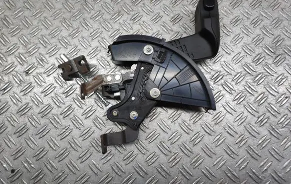 Fiat 500L Hand brake release handle 07355861970 05430 91605