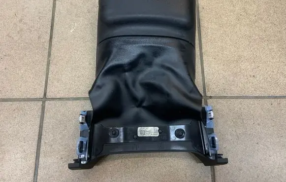 Steering wheel column trim